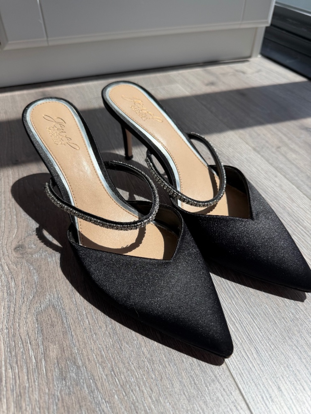 Jewel Badgley Mischka Jan Strappy Pointed Toe Stiletto 8.5